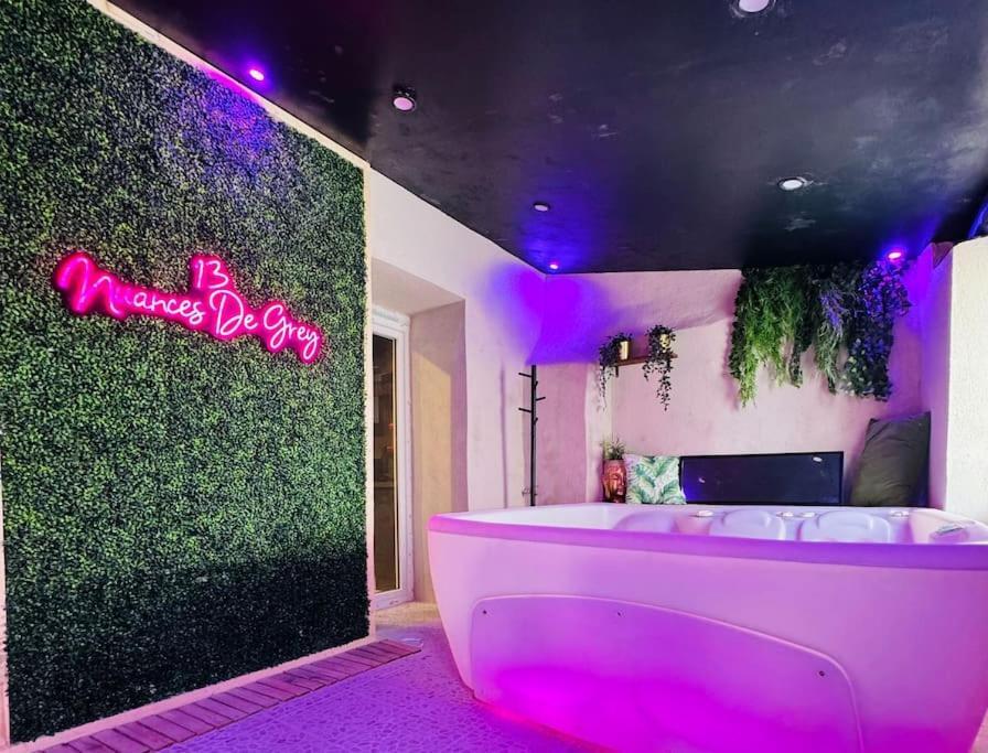 13 Nuances De Grey Jacuzzi Villa Marsilya Dış mekan fotoğraf